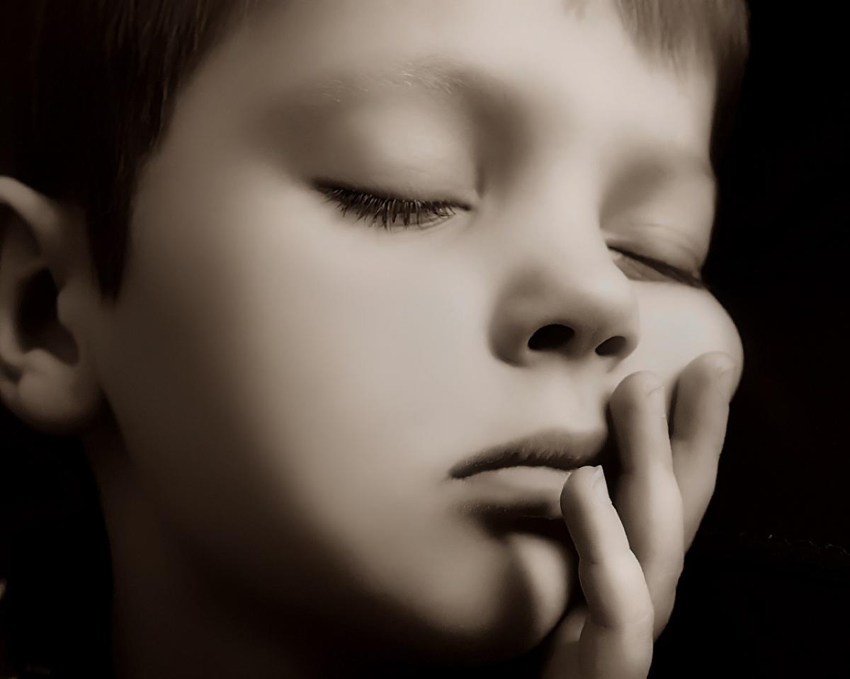 A szülői példa hatására többet alszanak a gyerekek