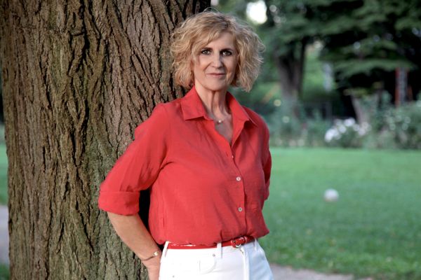 Beszélgetés Bibók Beával, az Ellopott felnőttkor című kötet szerzőjével